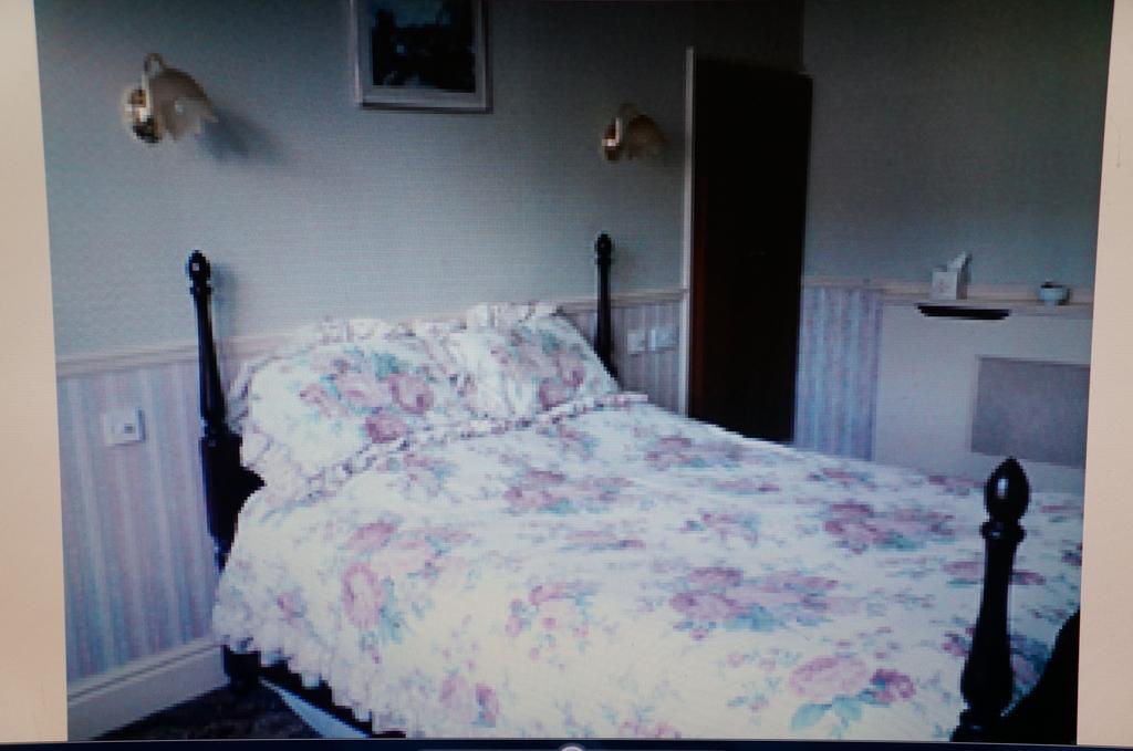 The Captain Guesthouse Scarborough Bagian luar foto